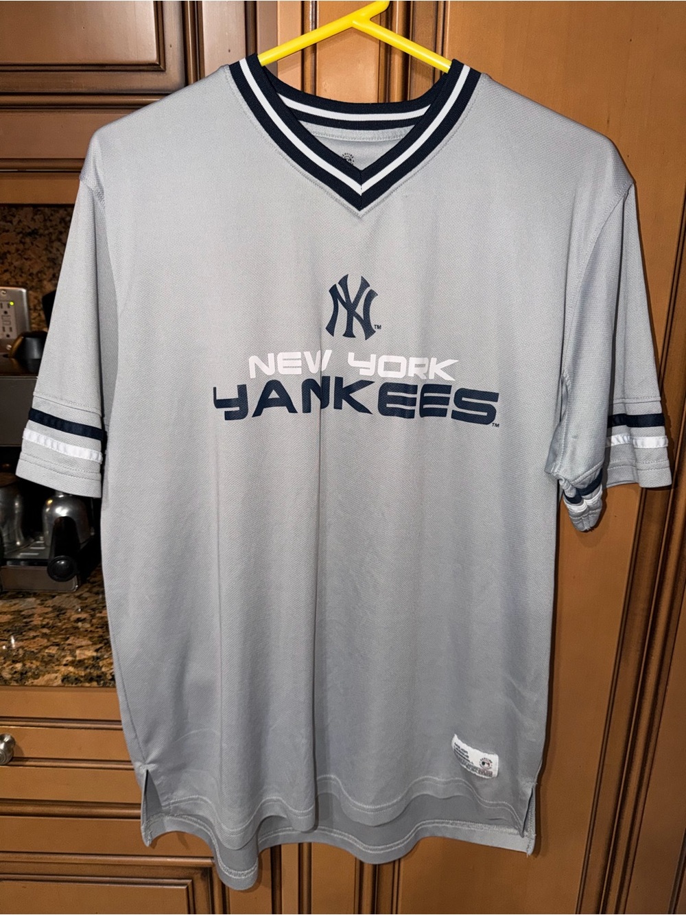 New York Yankees MLB Gray V-Neck Jersey Shirt – XL
